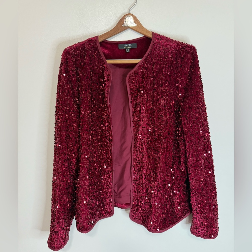 Nicole Miller Women's Burgundy Sequin front hook Jacket in size XL